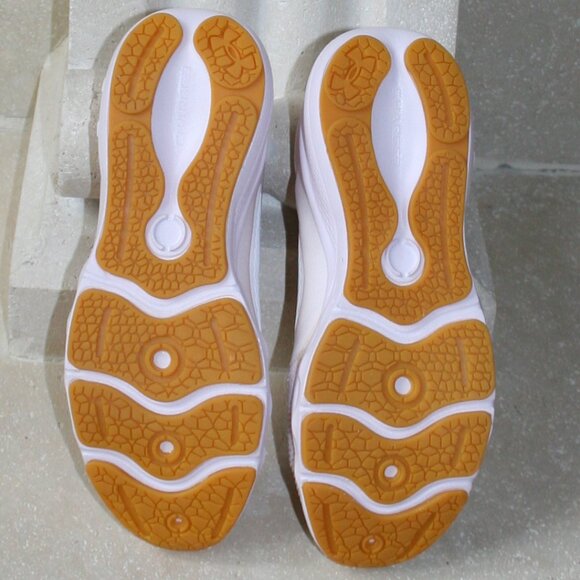 UnderArmour Charge Cushioning Running Shoe White Size 11(NWOT) - Picture 6 of 8